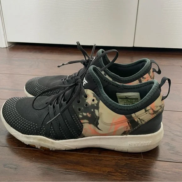 Nike free deals tr7 metallic